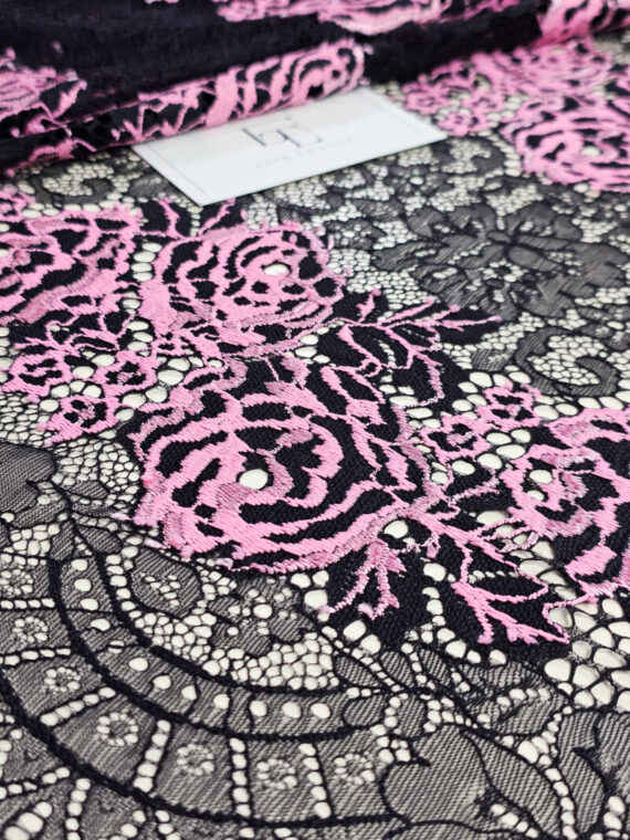 Black-pink-French-Chantilly-lace-fabric-buy-online-by-the-meter-800x1067-1.jpg